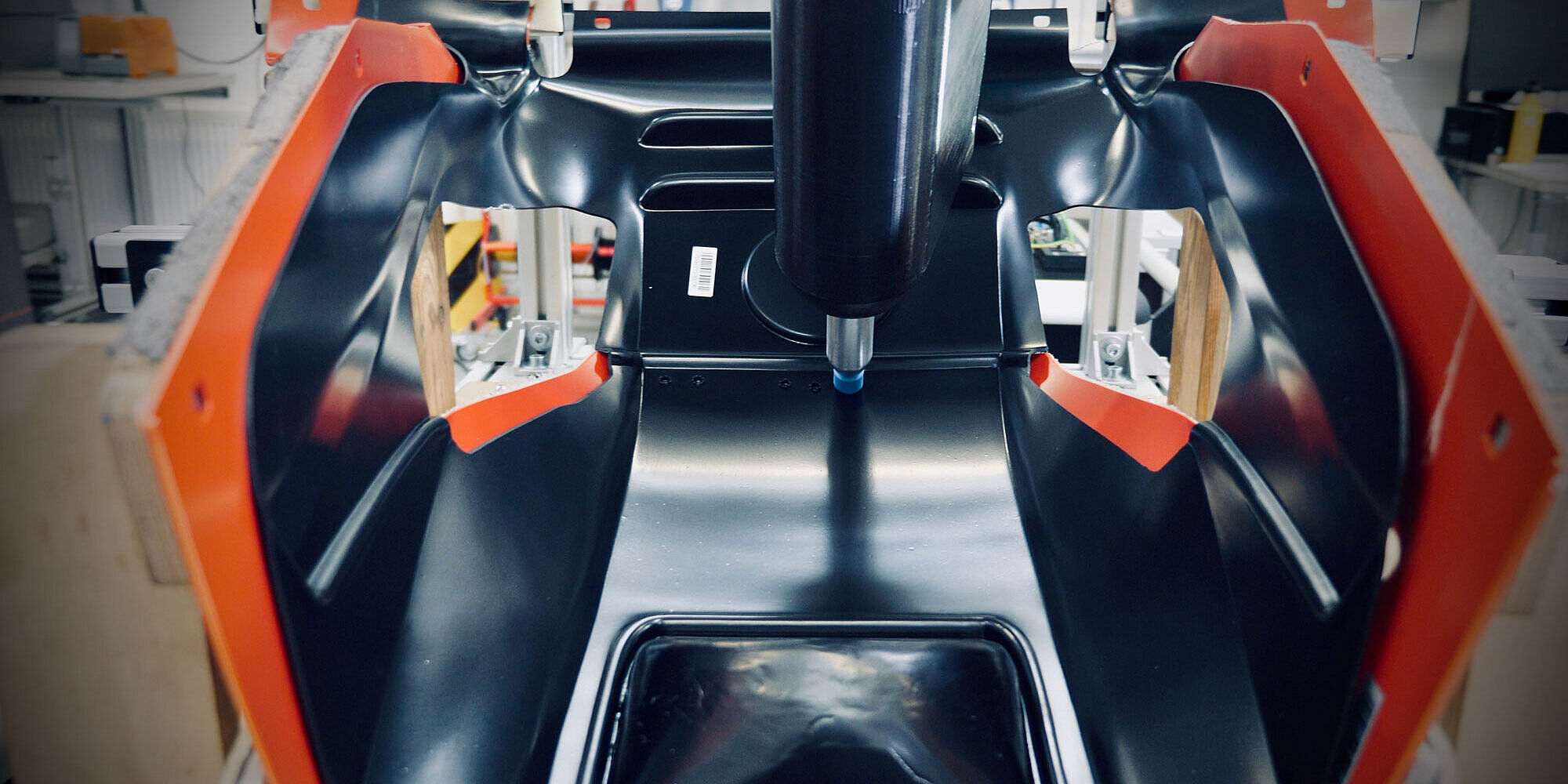 Individual parts of a hood, which are automatically joined using ultrasonic welding